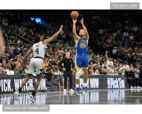 勇士翻盘热火，系列赛焦点战中库里罚球绝杀，勇士队库里视频