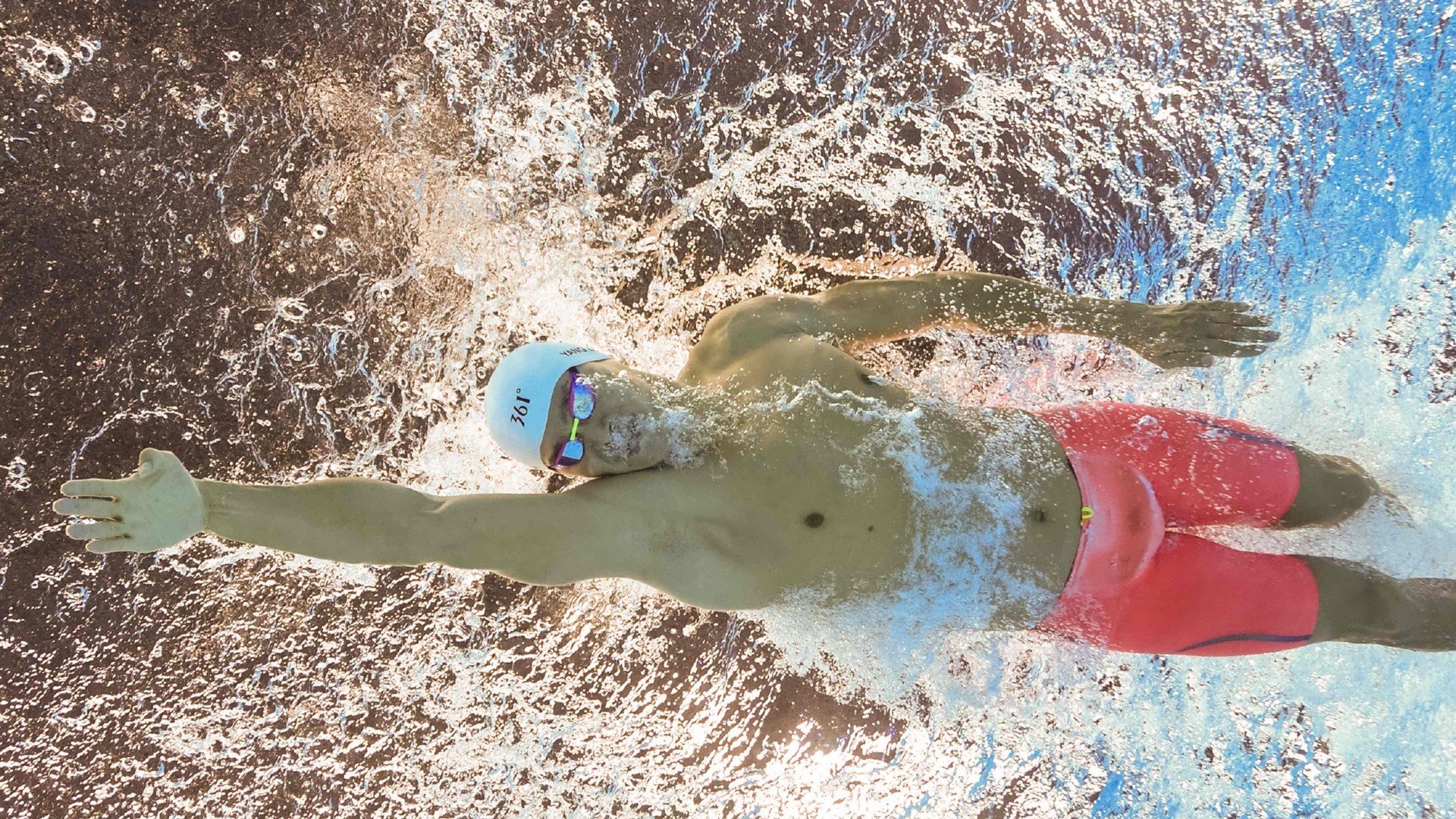 德国名将卢卡斯·梅尔滕斯稳定收官，卢卡斯 恩梅查